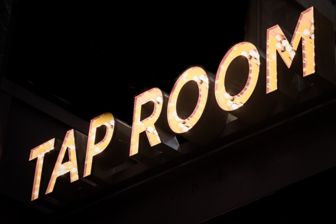 какой пластик лучше для объемных букв на улице